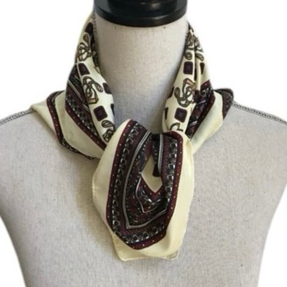 Lasies Equestrain Scarf with Stirrups and Leathers 22x22 - Picture 1 of 8